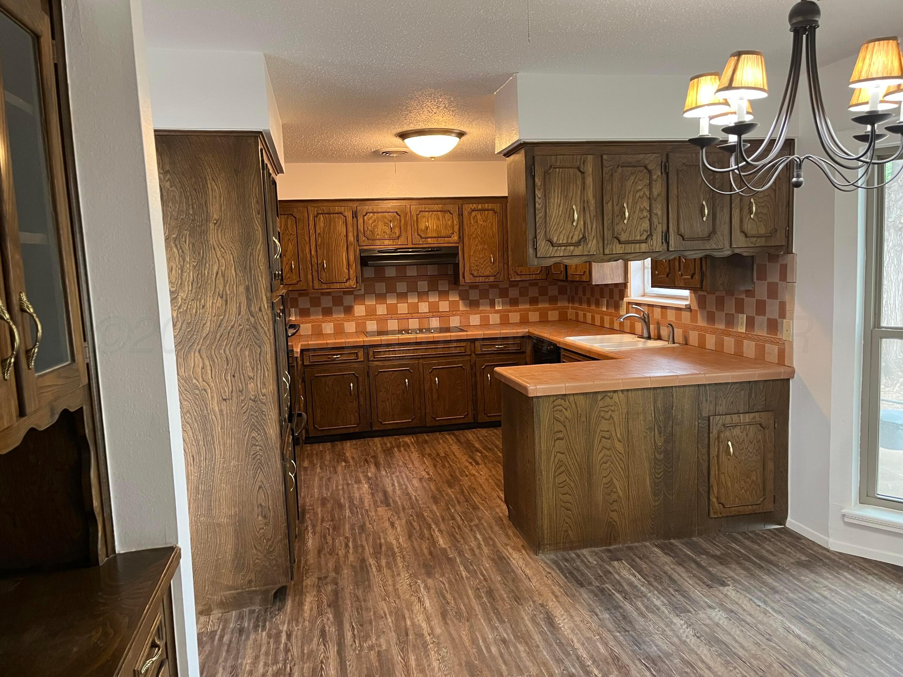 7205 Southwest 37th Avenue Amarillo, TX 79109 - Photo 10 of 20 IMG_3572