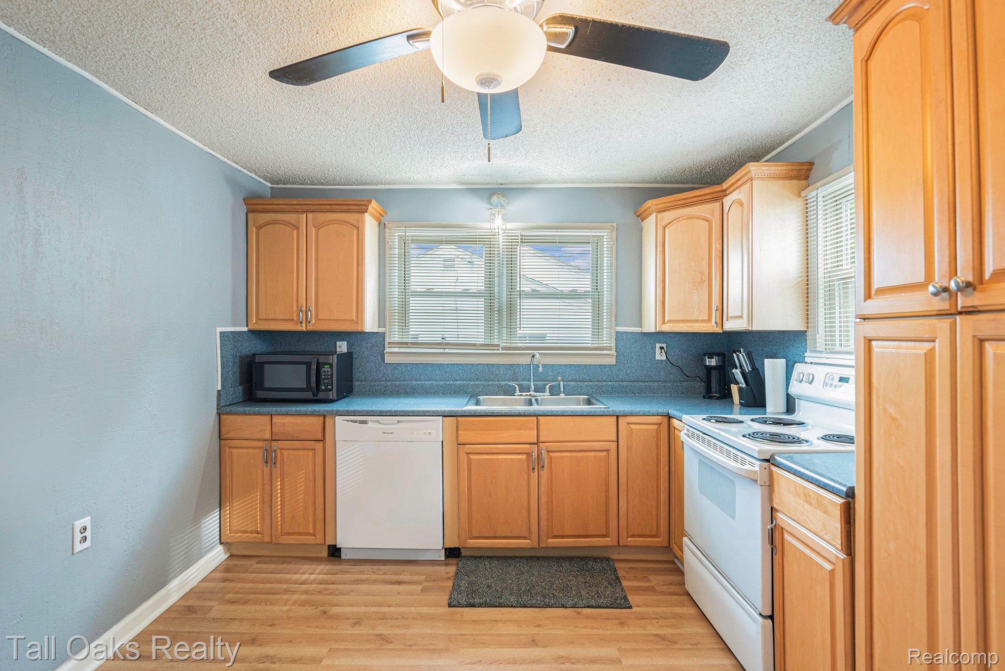 3481 North Genesee Road Flint, MI 48506 - Photo 6 of 14 Gallery Image 6