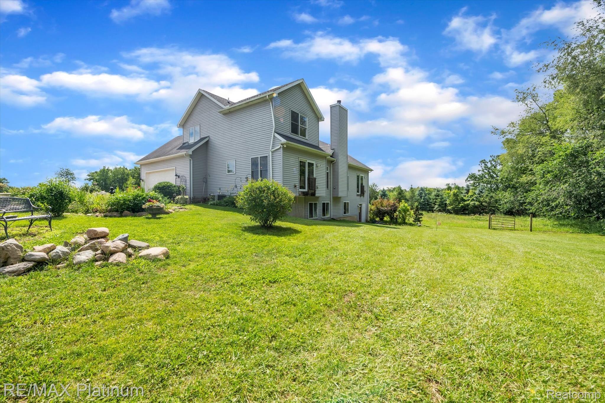 3133 Crooked Lake Road Howell, MI 48843 - Photo 31 of 41 Side view