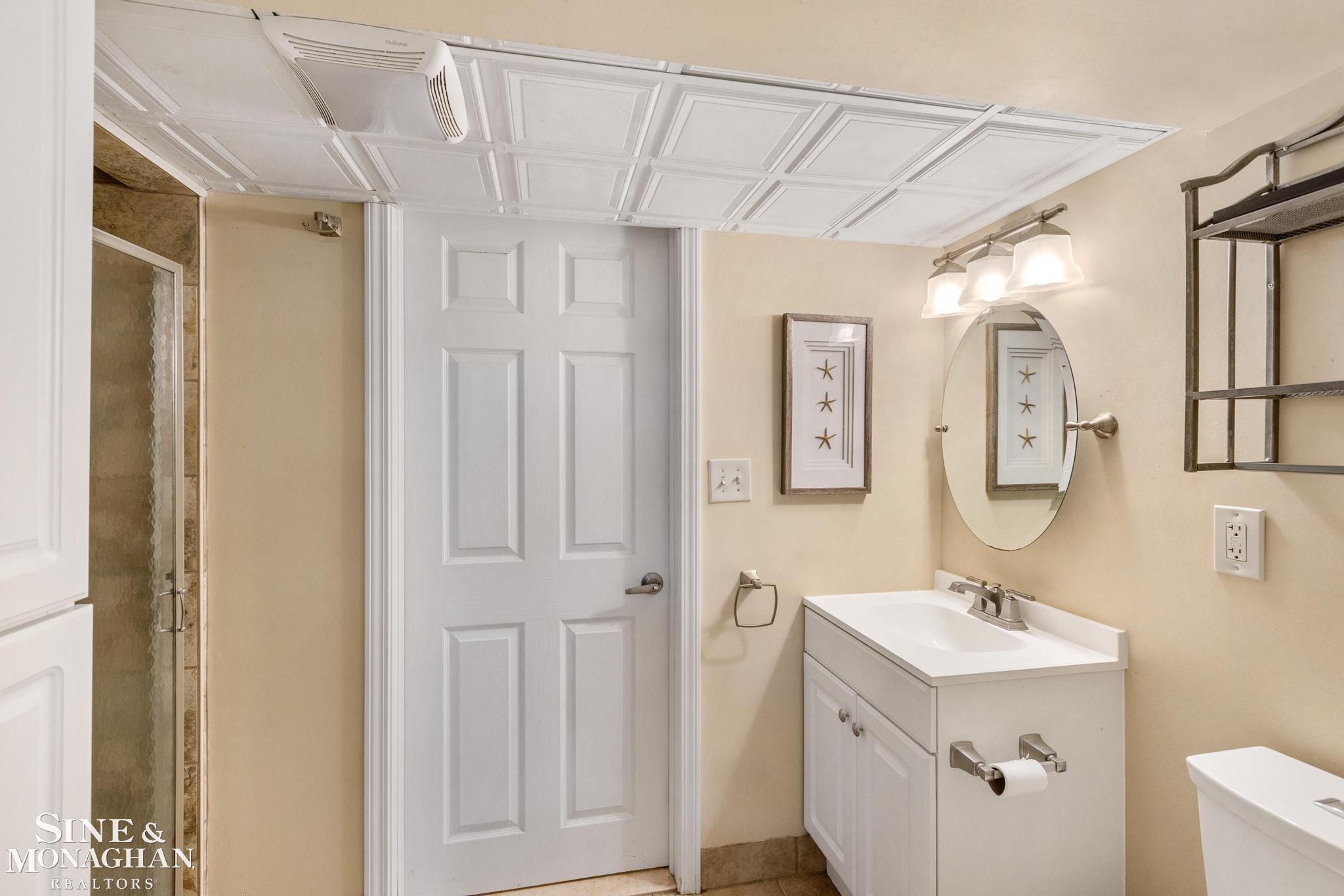 280 Merriweather Road Grosse Pointe Farms, MI 48236 - Photo 24 of 36