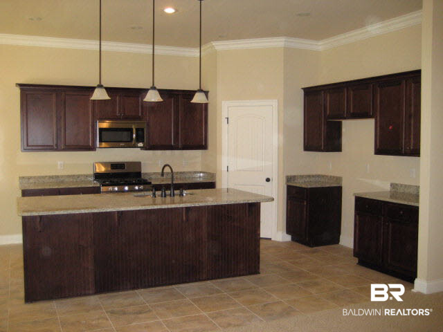 11560 Whitaker Avenue Daphne, AL 36527 - Photo 17 of 19 Beautiful kitchen