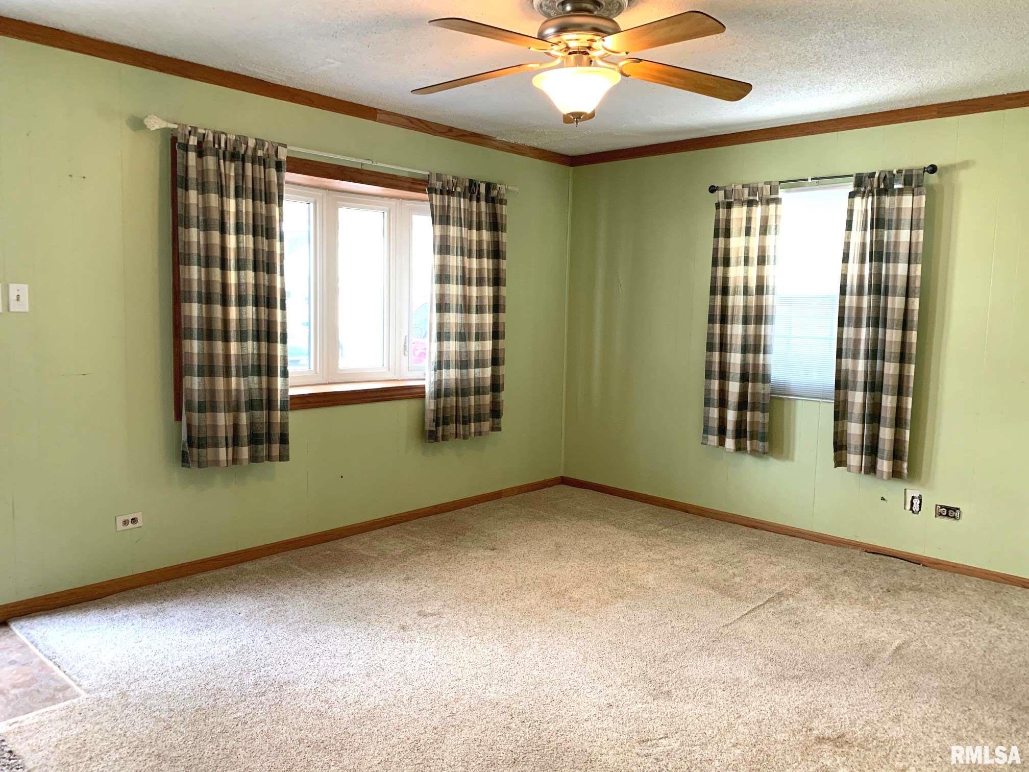 2861 Hoover Avenue Springfield, IL 62703 - Photo 3 of 22 Gallery Image 3