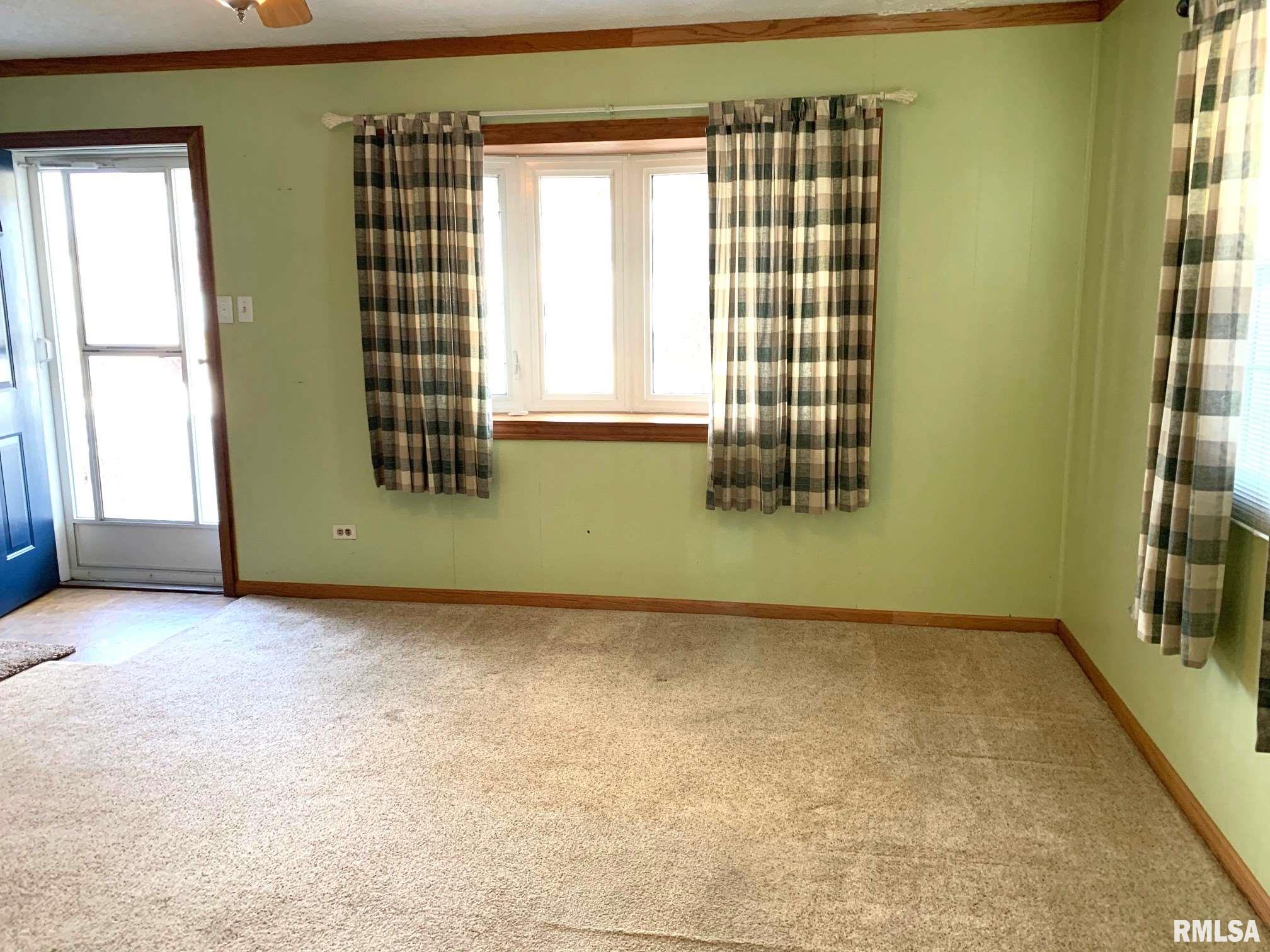 2861 Hoover Avenue Springfield, IL 62703 - Photo 4 of 22 Gallery Image 4