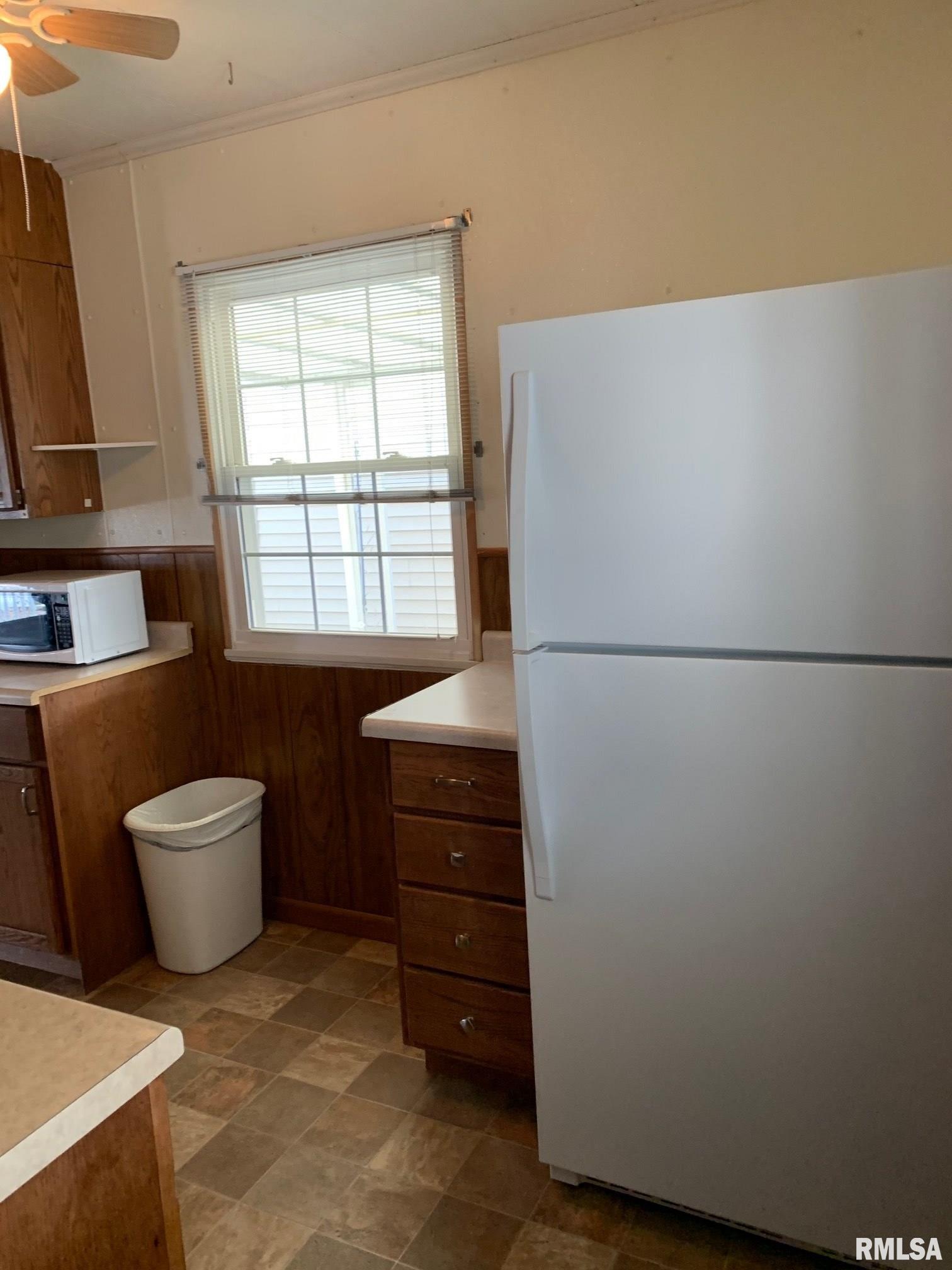 2861 Hoover Avenue Springfield, IL 62703 - Photo 7 of 22 Gallery Image 7