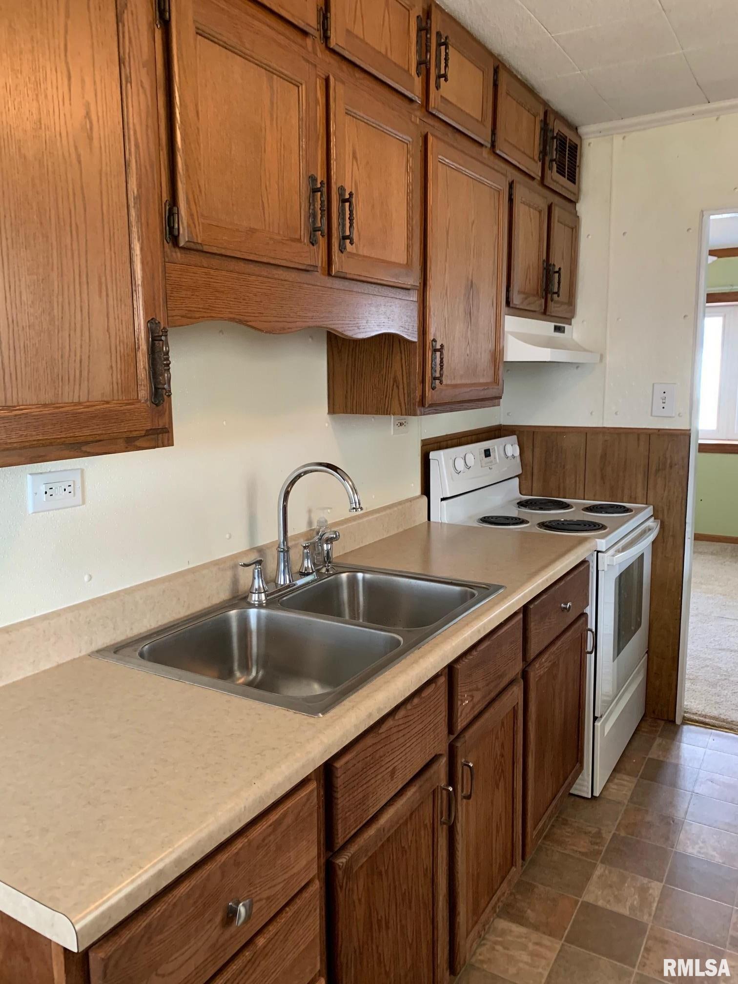 2861 Hoover Avenue Springfield, IL 62703 - Photo 8 of 22 Gallery Image 8