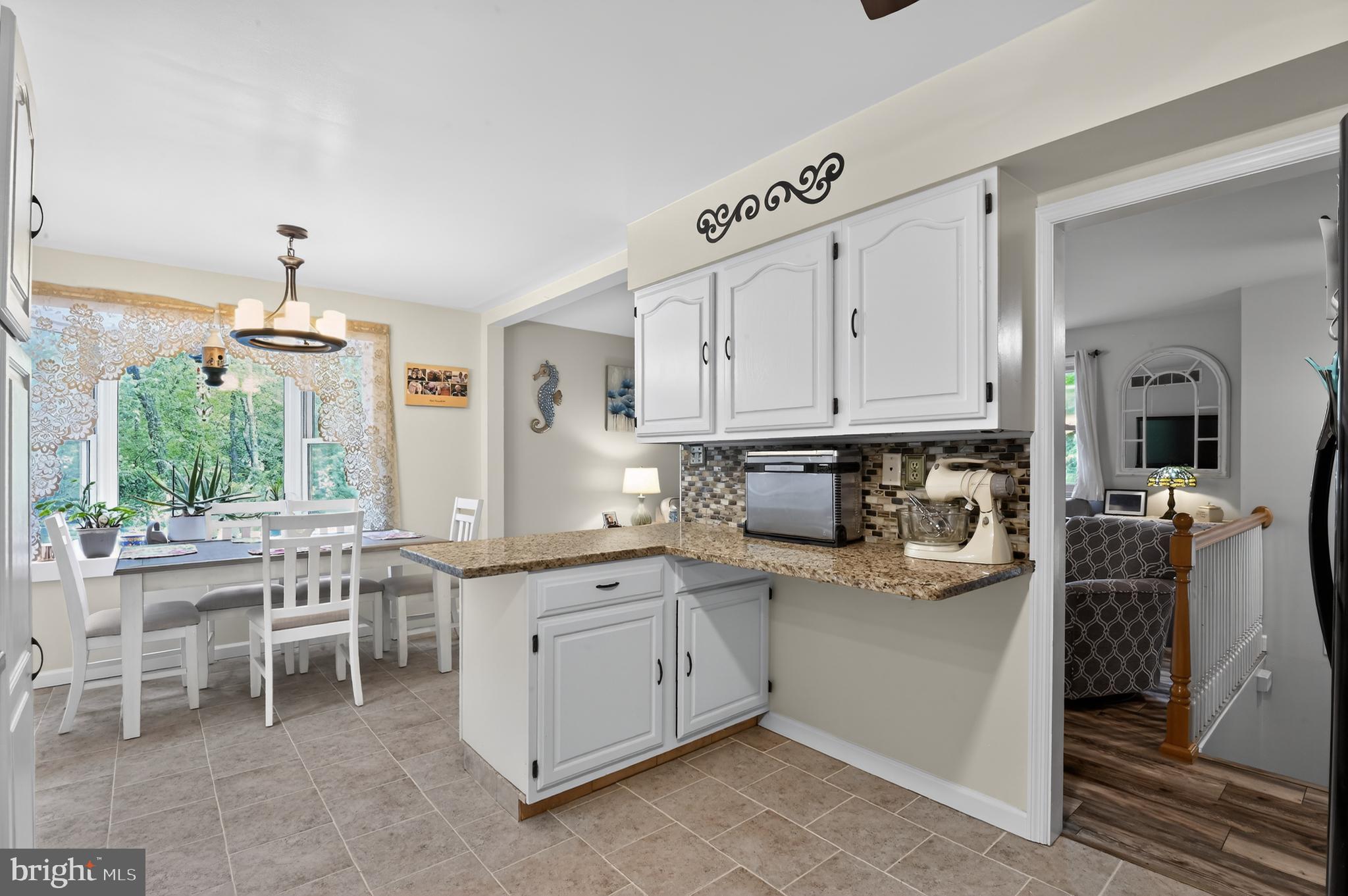 712 Tuckahoe Road Vineland, NJ 08360 - Photo 9 of 33 Eat-in Kitchen
