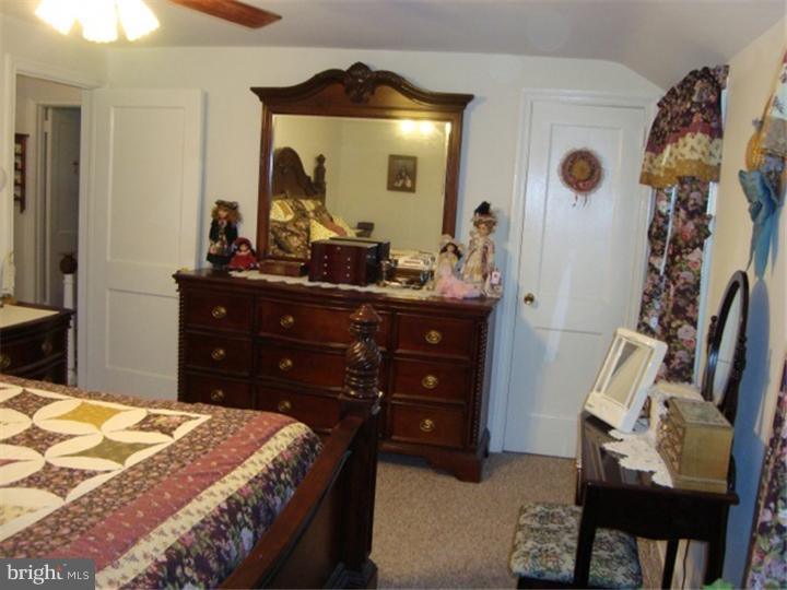 508 Achille Road Havertown, PA 19083 - Photo 14 of 20