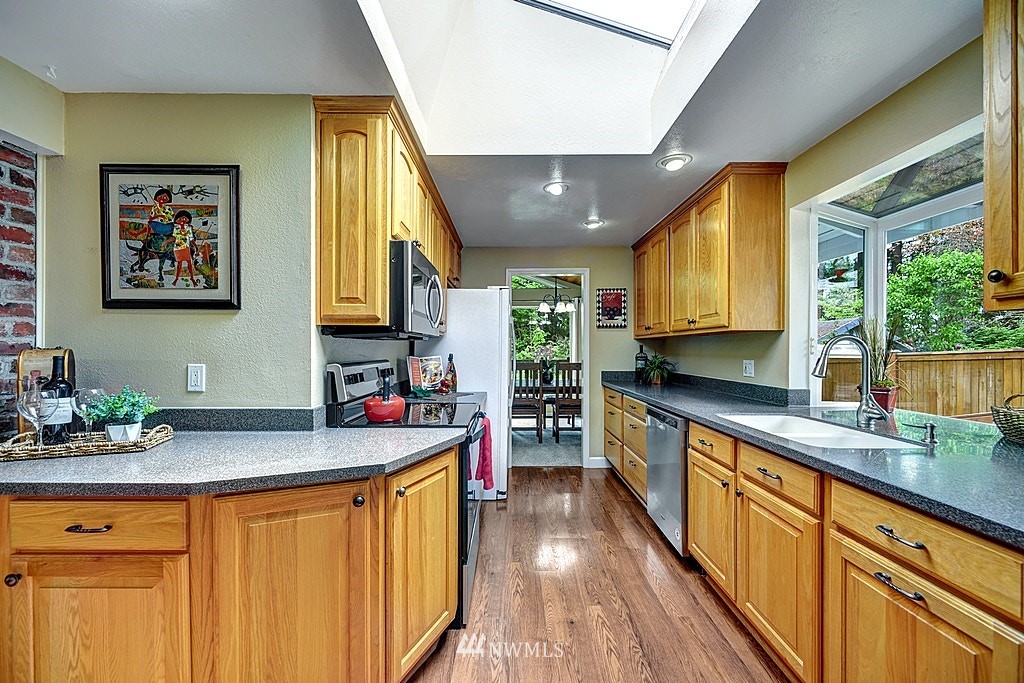 15607 Southeast 148th Street Renton, WA 98059 - Photo 7 of 21 Gallery Image 7