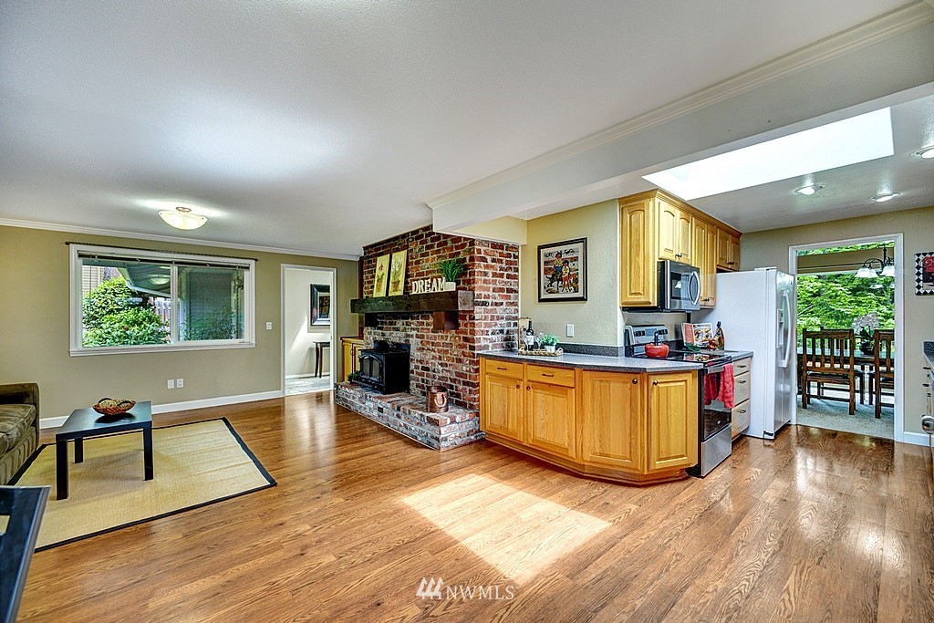 15607 Southeast 148th Street Renton, WA 98059 - Photo 8 of 21 Gallery Image 8