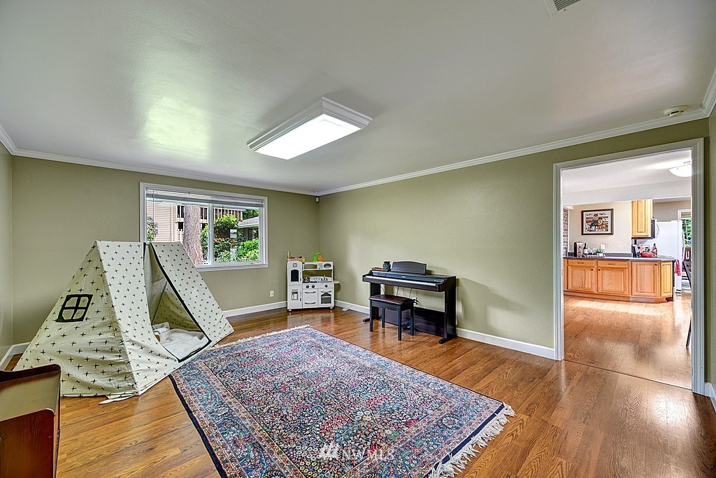 15607 Southeast 148th Street Renton, WA 98059 - Photo 10 of 21 Gallery Image 10