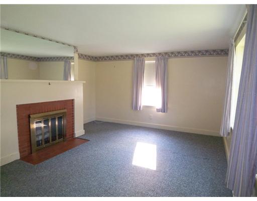 44 Tenney Hill Road Kittery, ME 03905 - Photo 8 of 15 Living Room.