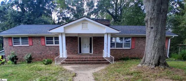 $2,500 | 218 Saratoga Avenue, Spartanburg, SC 29302
