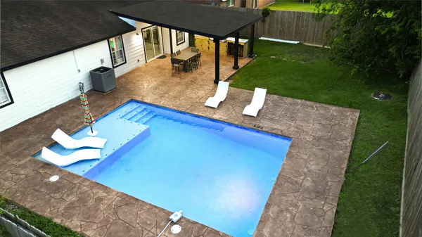 a front view of house with yard