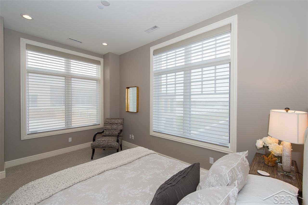 9 East Main Street, Unit 404 Bay City, MI 48708 - Photo 23 of 39 31270204-22.JPG