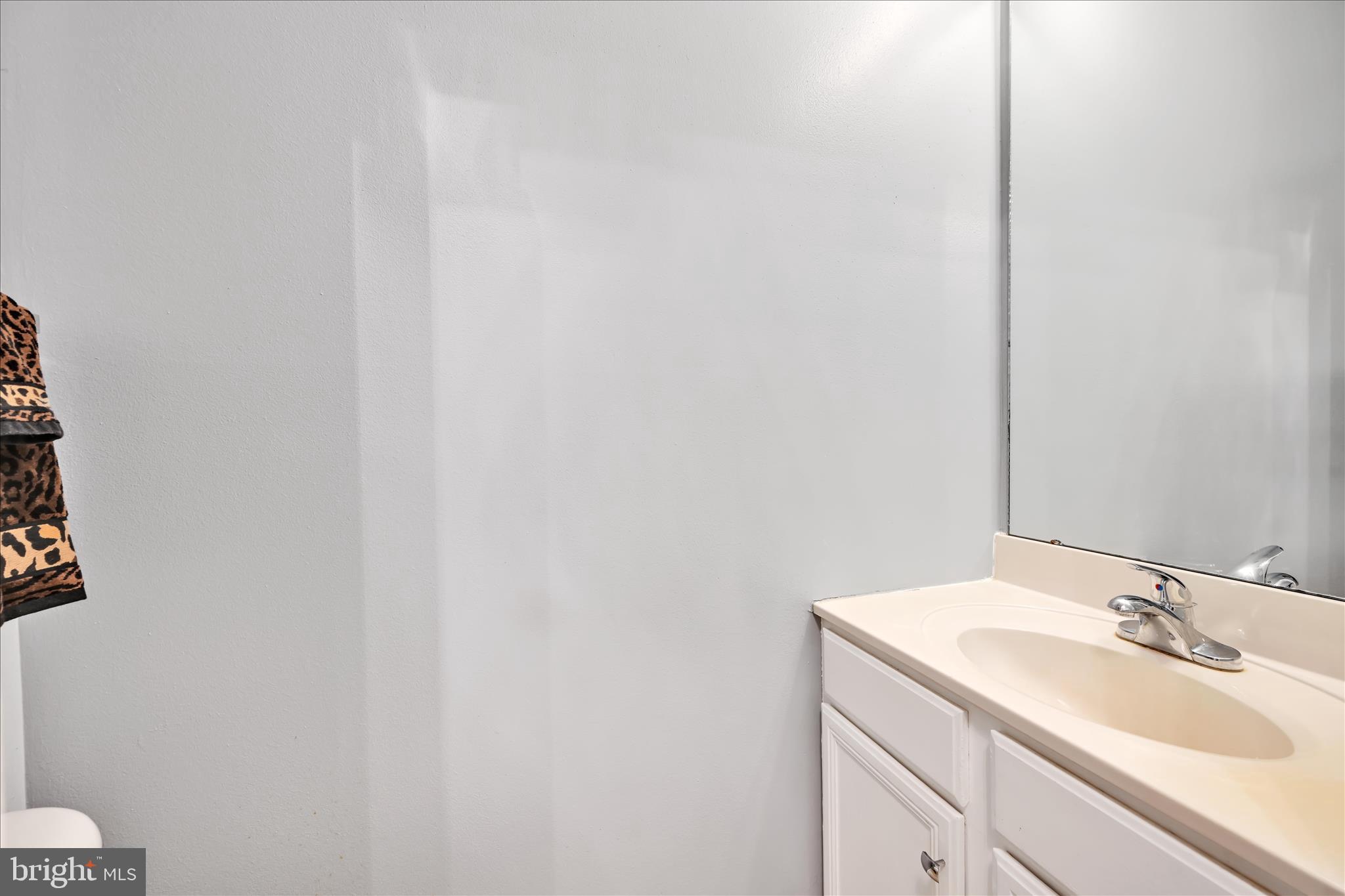 160 Riders Way Lebanon, PA 17042 - Photo 15 of 29 a bathroom with a sink and a mirror