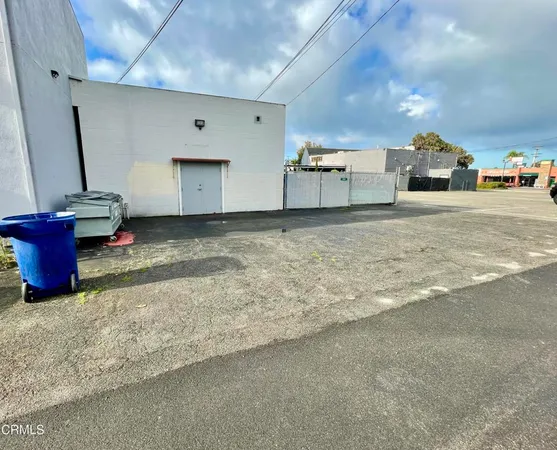$1,500,000 | 2031-2035 East Thompson Boulevard, Ventura, CA 93001