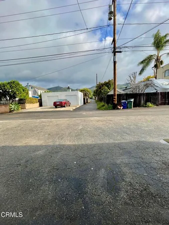 $1,500,000 | 2031-2035 East Thompson Boulevard, Ventura, CA 93001