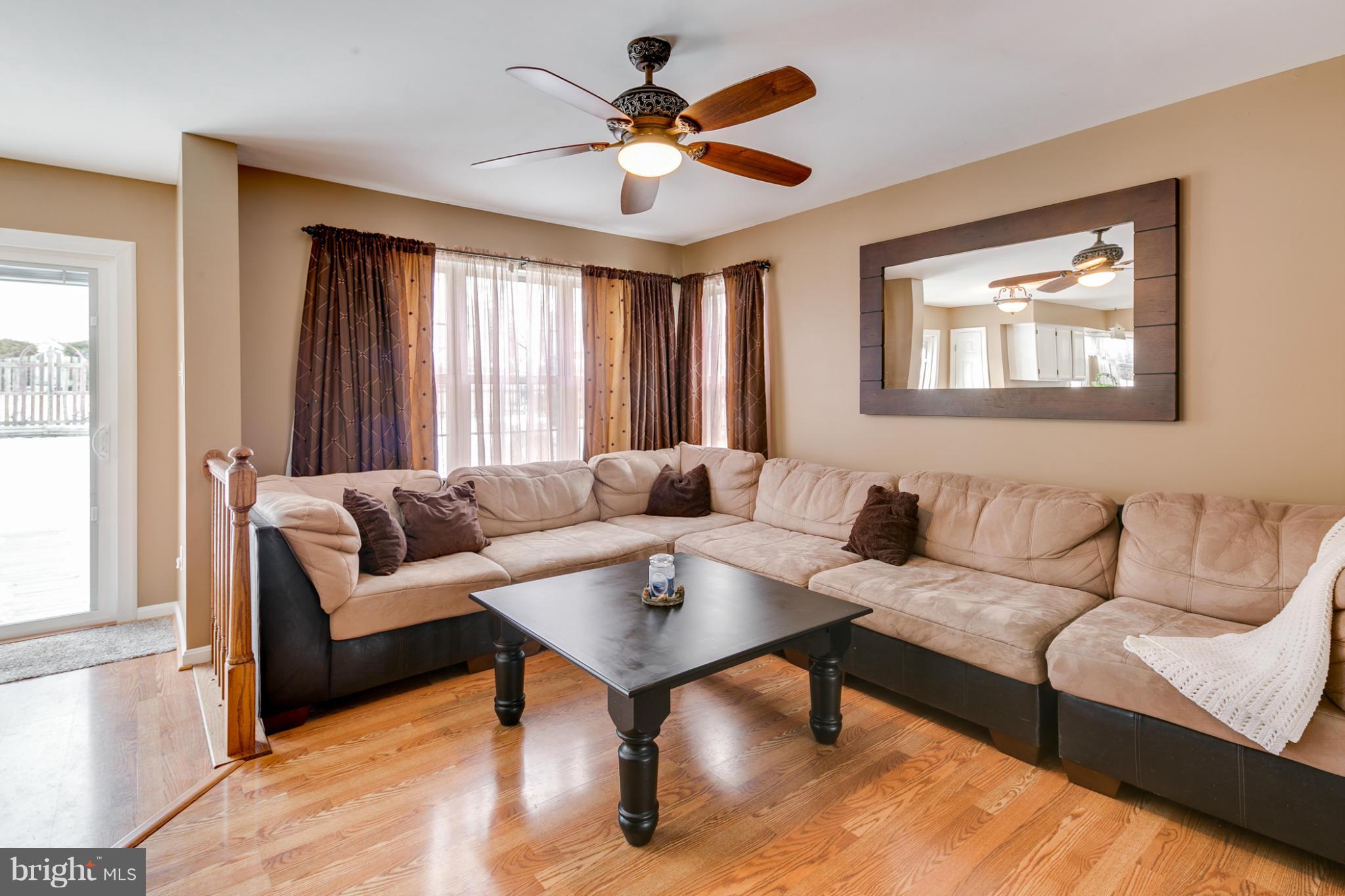 6677 Hunter Road Elkridge, MD 21075 - Photo 3 of 30 Family Room