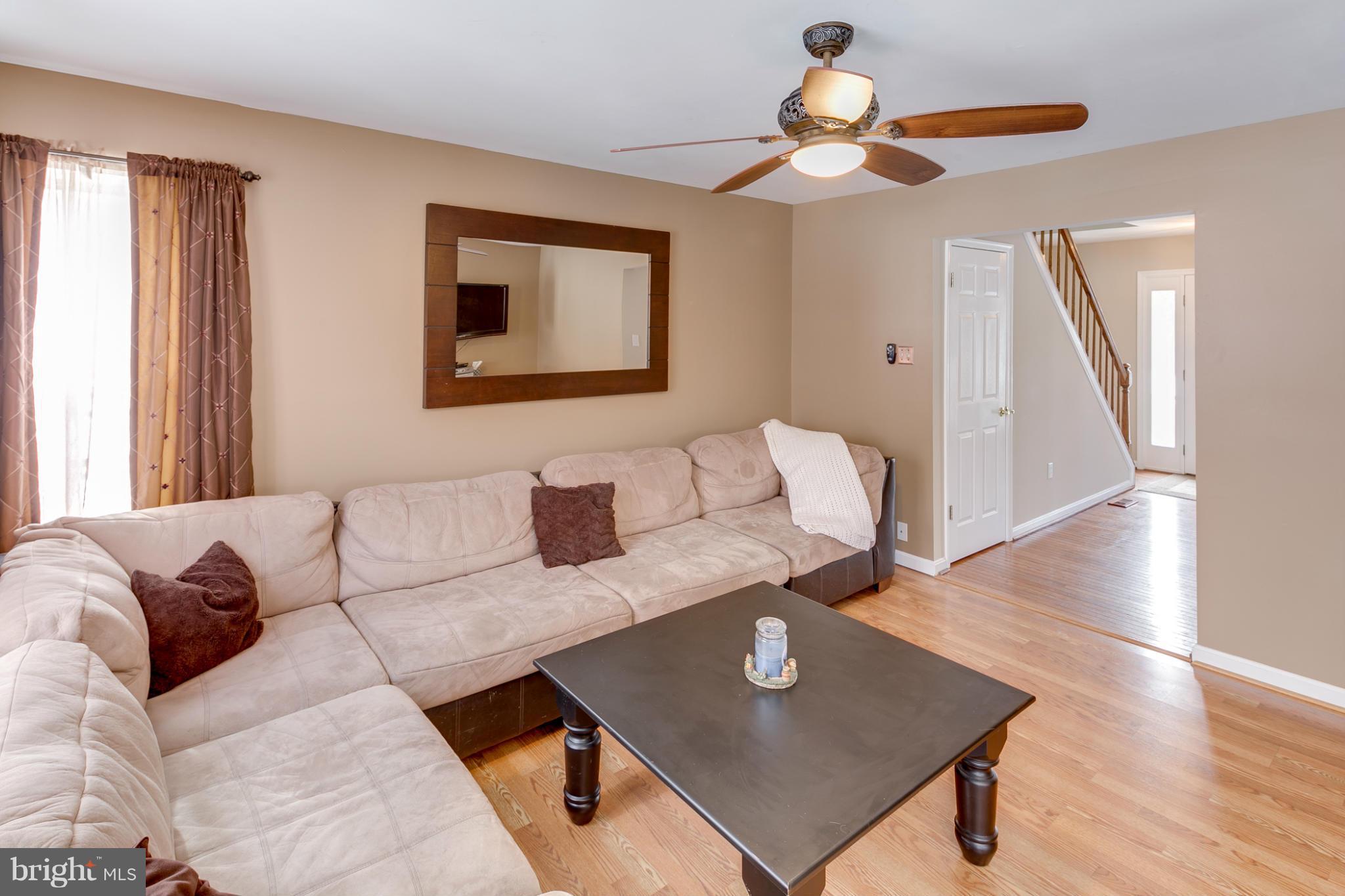 6677 Hunter Road Elkridge, MD 21075 - Photo 4 of 30 Family Room