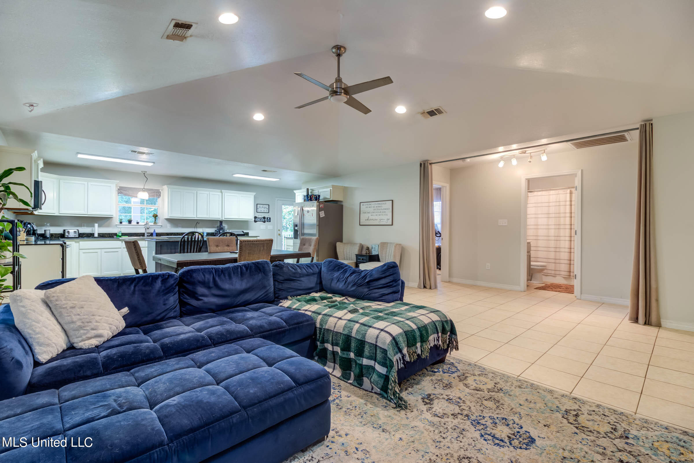 10594 Shorecrest Road Biloxi, MS 39532 - Photo 11 of 45 10594 Shorecrest Rd (11)