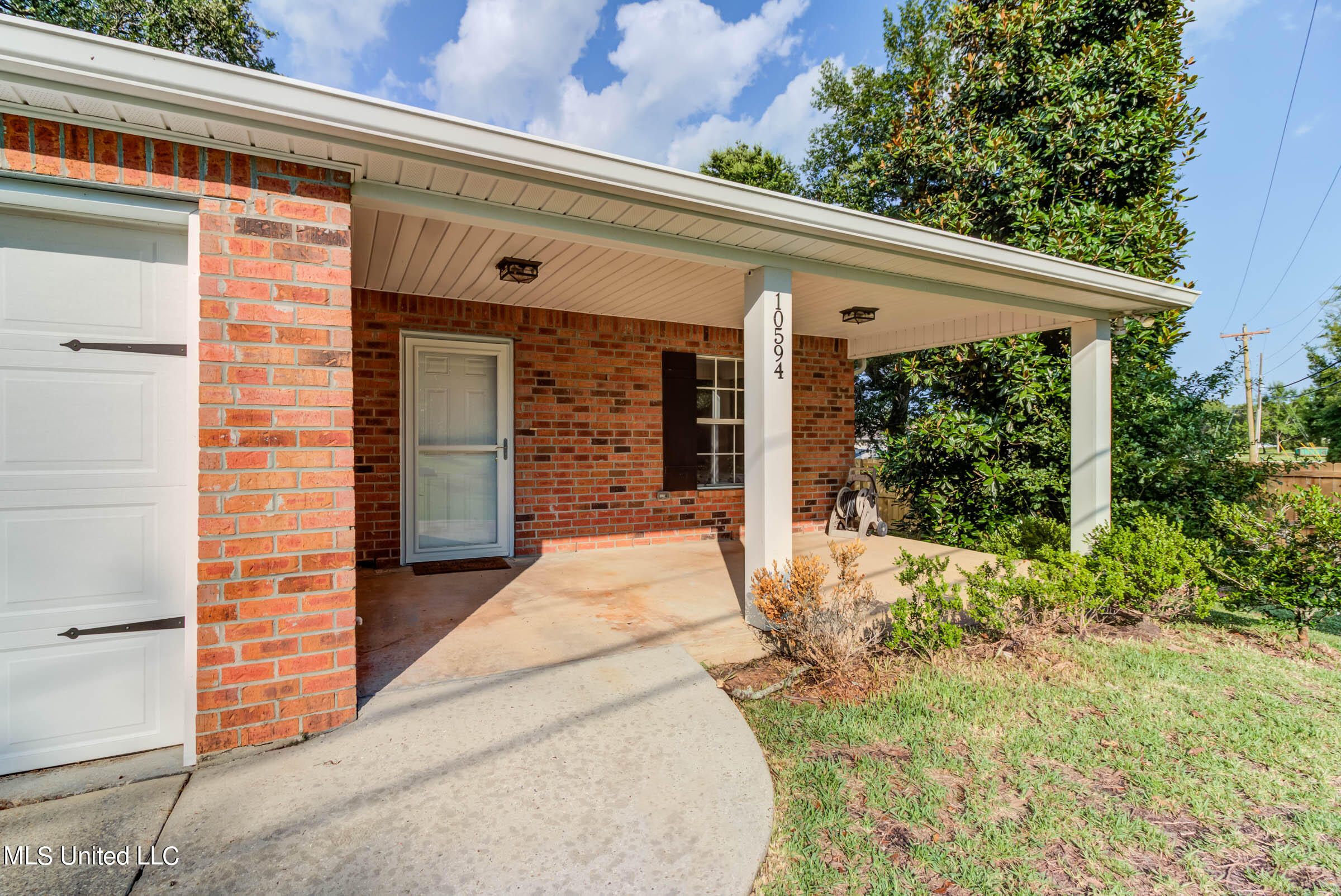 10594 Shorecrest Road Biloxi, MS 39532 - Photo 2 of 45 10594 Shorecrest Rd (2)