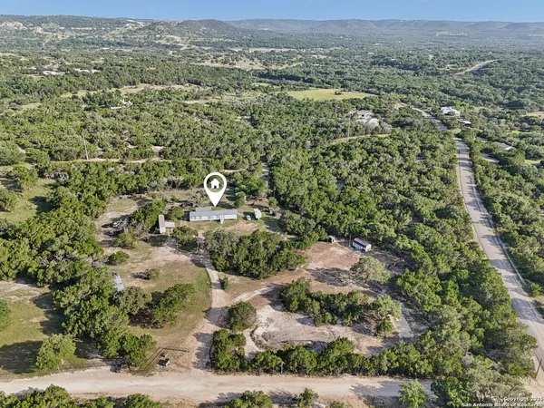 $440,000 | 160 Deer View Road, Pipe Creek, TX 78063