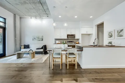 $399,000 | 1501 East 4th Street, Unit 206, Austin, TX 78702