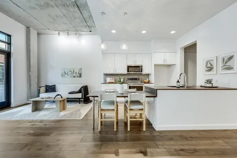 $399,000 | 1501 East 4th Street, Unit 206, Austin, TX 78702