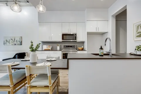 $399,000 | 1501 East 4th Street, Unit 206, Austin, TX 78702