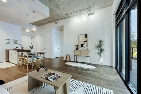 $399,000 | 1501 East 4th Street, Unit 206, Austin, TX 78702