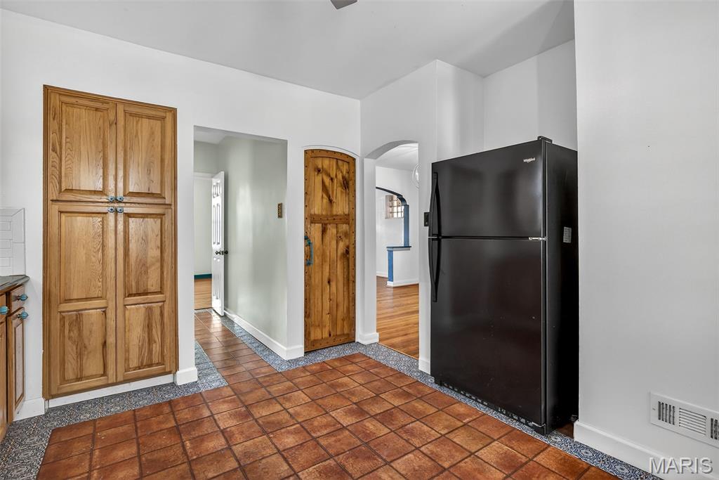 5139 Goethe Avenue St. Louis, MO 63109 - Photo 9 of 33