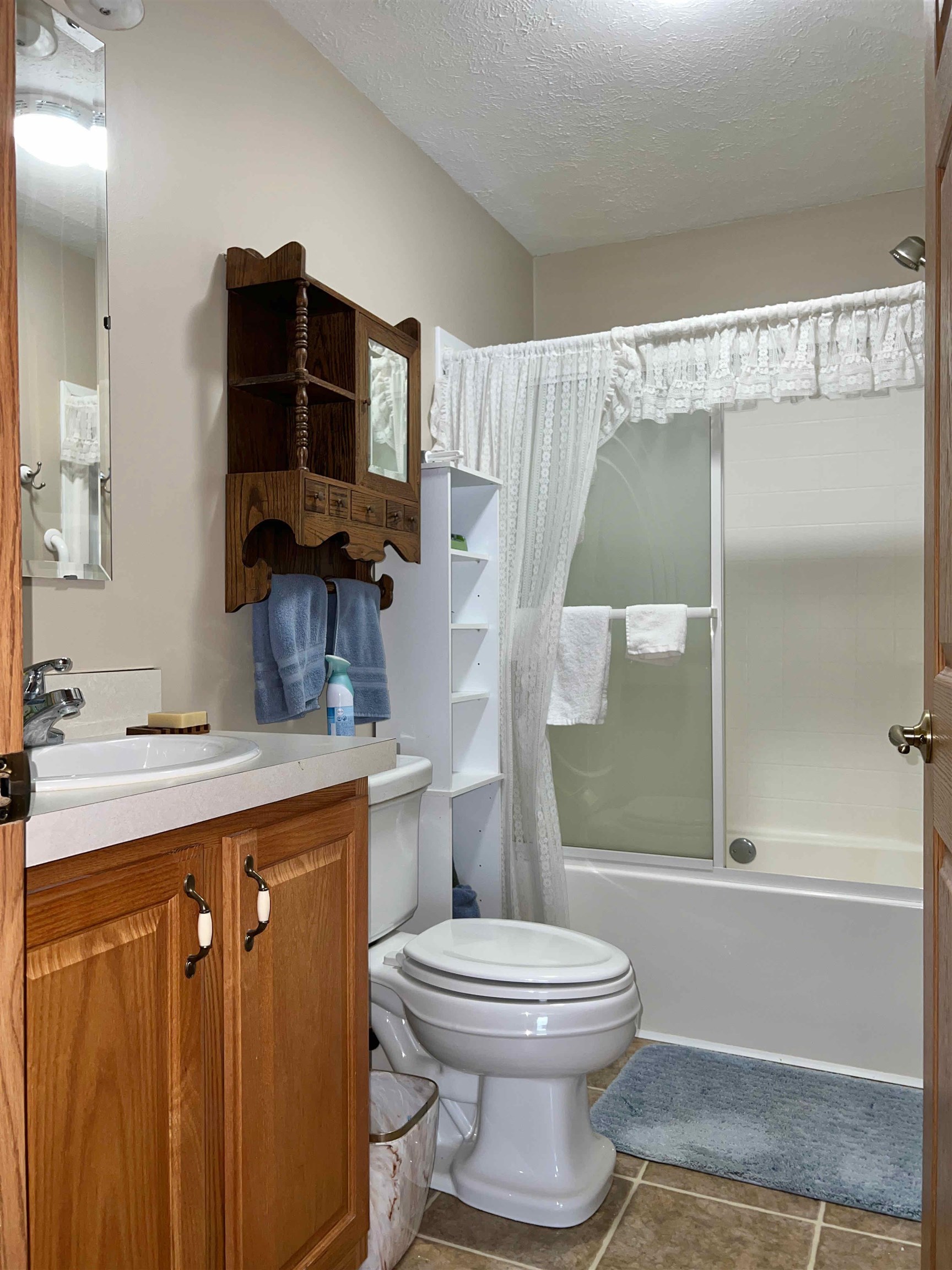 1664 South Coleman Road Shepherd, MI 48883 - Photo 24 of 73 1896731-23.JPG