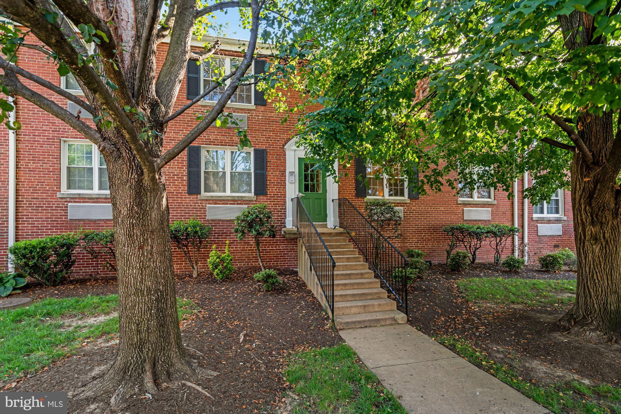 9 East Glebe Road, Unit D Alexandria, VA 22305 - Photo 1 of 22