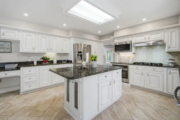 $899,900 | 27 Lady Slipper Circle, Westfield, MA 01085