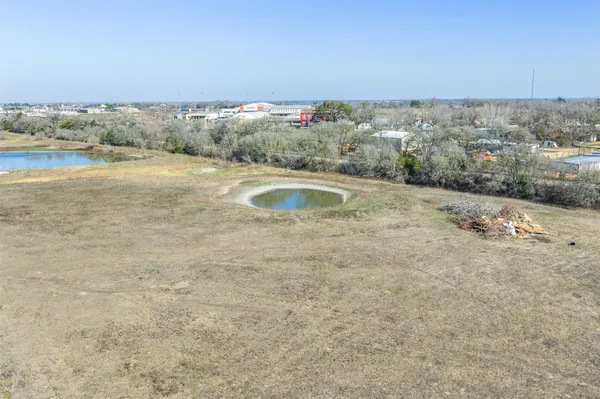 $595,000 | 407 Fm 955, Fayetteville, TX 78940