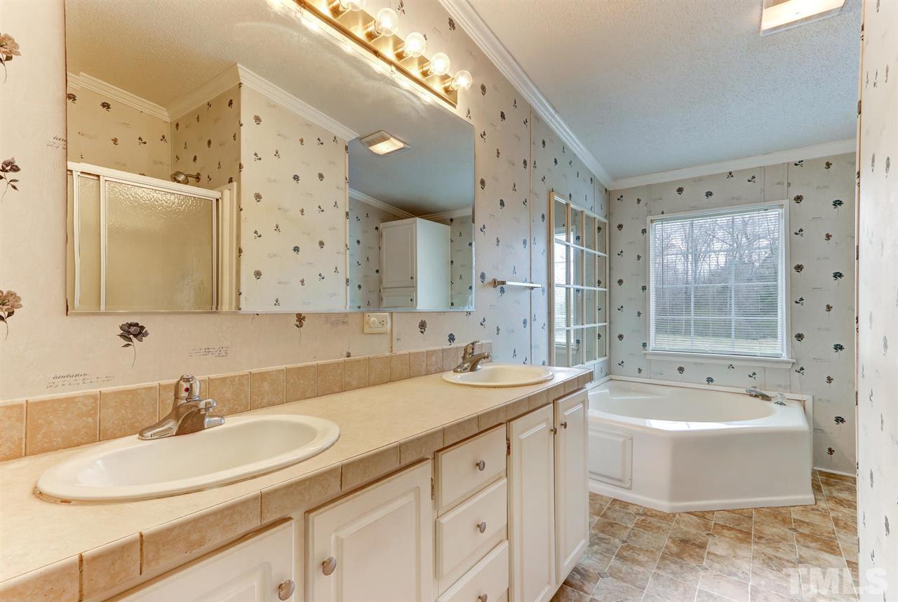 2143 Roney Lineberry Road Burlington, NC 27217 - Photo 18 of 25 Gallery Image 18