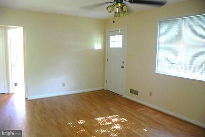 11709 Highview Avenue Silver Spring, MD 20902 - Photo 22 of 30 Living Room