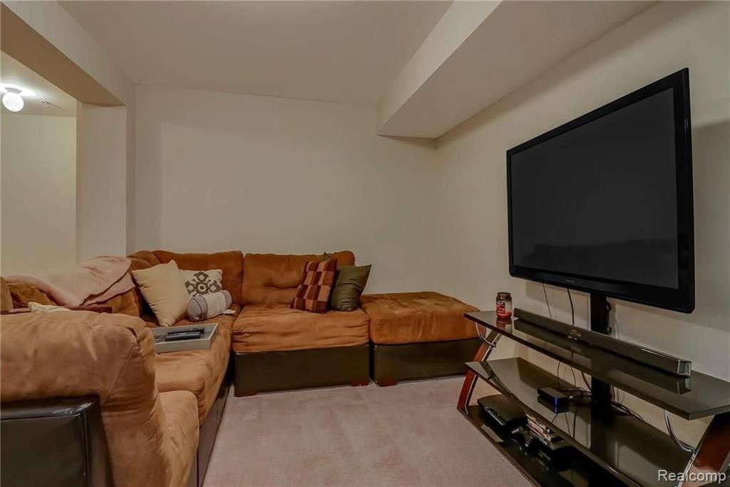 45501 South Stonewood Road, Unit 17 Canton, MI 48187 - Photo 15 of 19 Gallery Image 15
