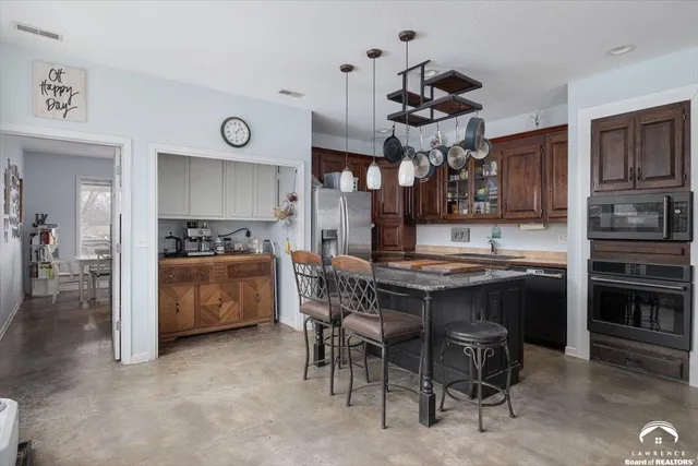 $1,840,000 | 4919 Ferguson Road, Perry, KS 66073