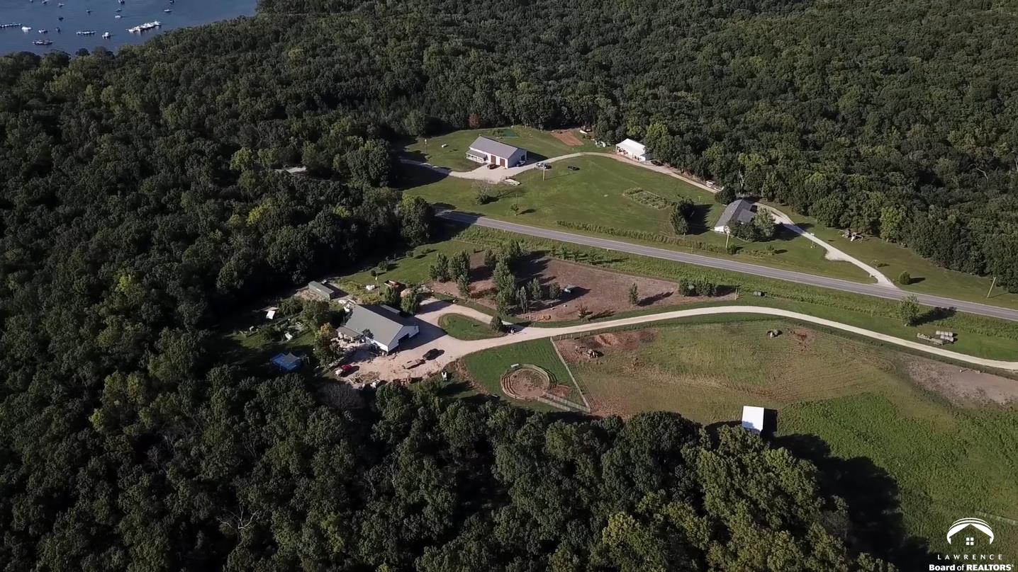 4919 Ferguson Road Perry, KS 66073 - Photo 4 of 22