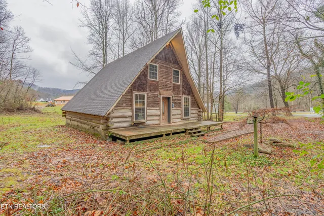 $189,000 | 103 Rockhouse Lane, Oliver Springs, TN 37840