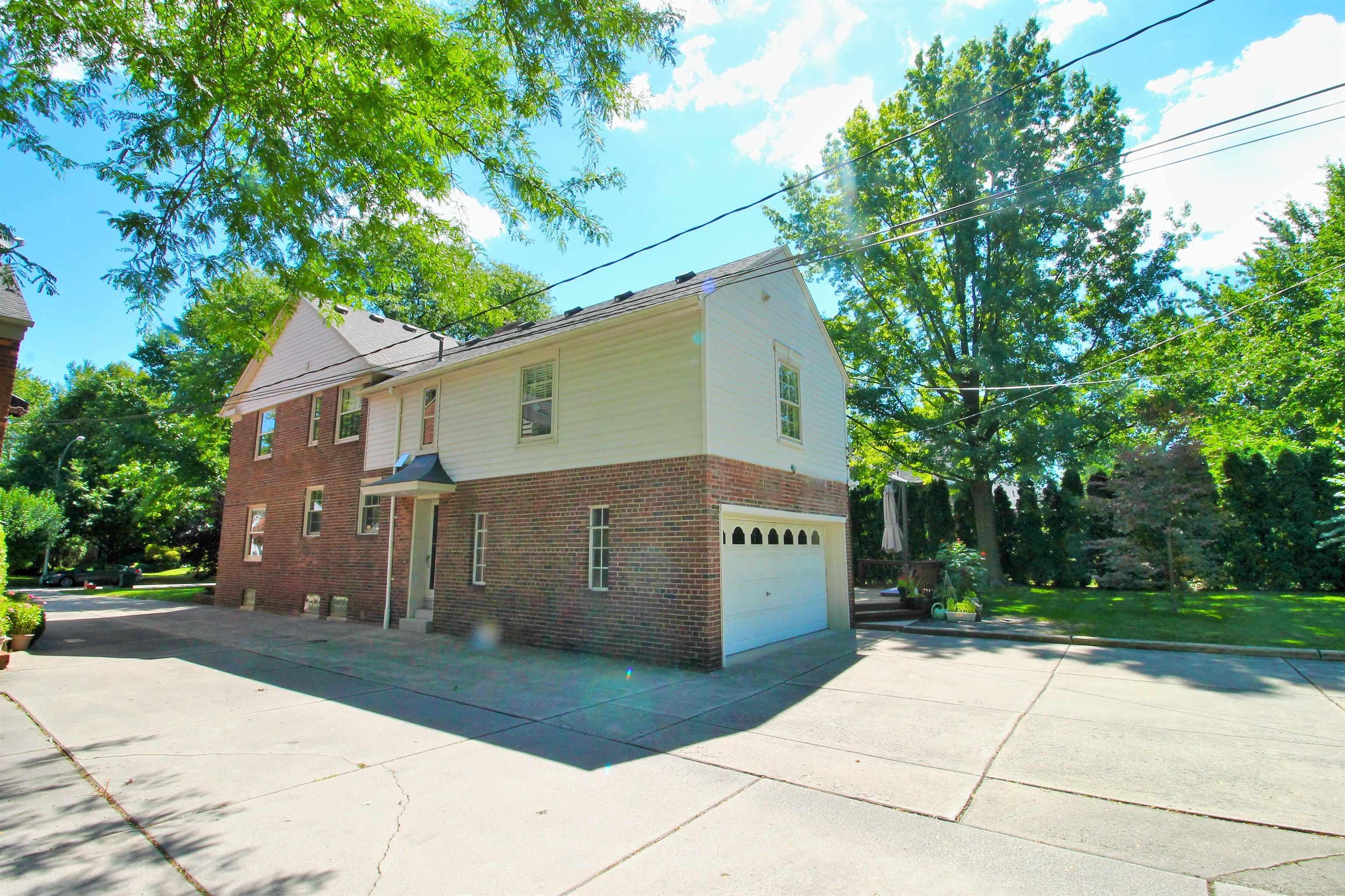 1115 Whittier Road Grosse Pointe, MI 48230 - Photo 53 of 68 50086408-52.JPG