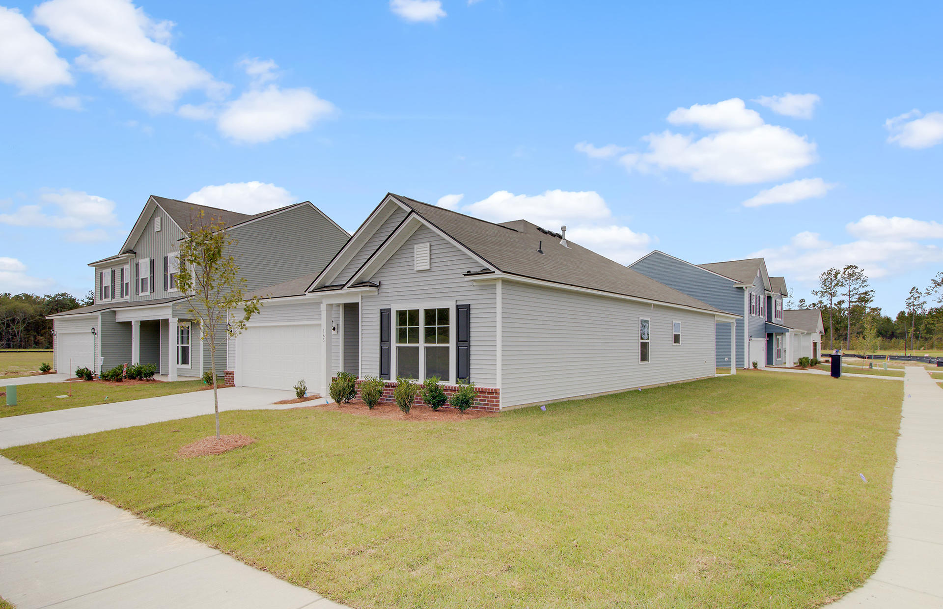165 Hayworth Road Summerville, SC 29486 - Photo 3 of 33 Corner lot