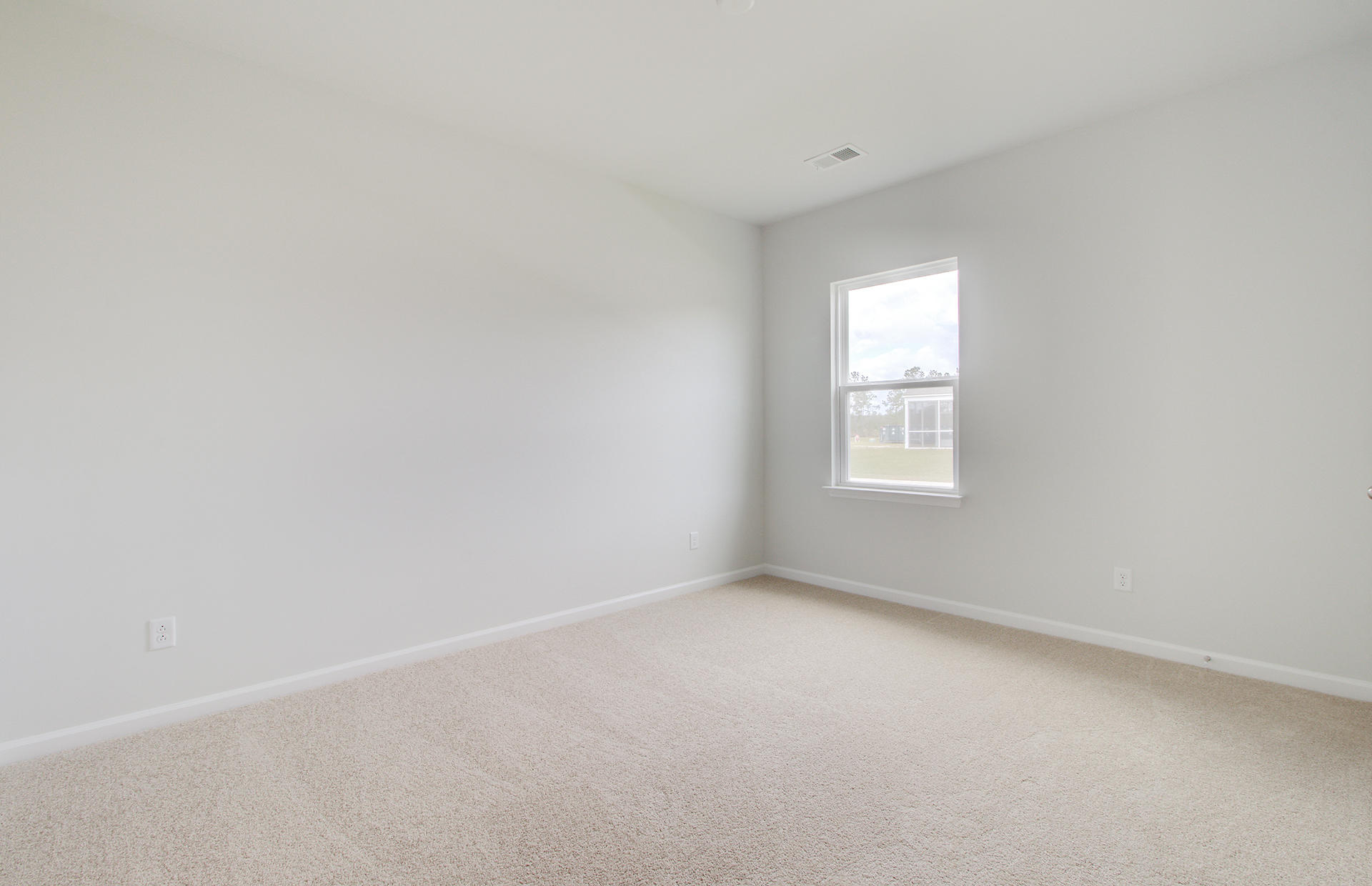 165 Hayworth Road Summerville, SC 29486 - Photo 21 of 33 Bedroom 2