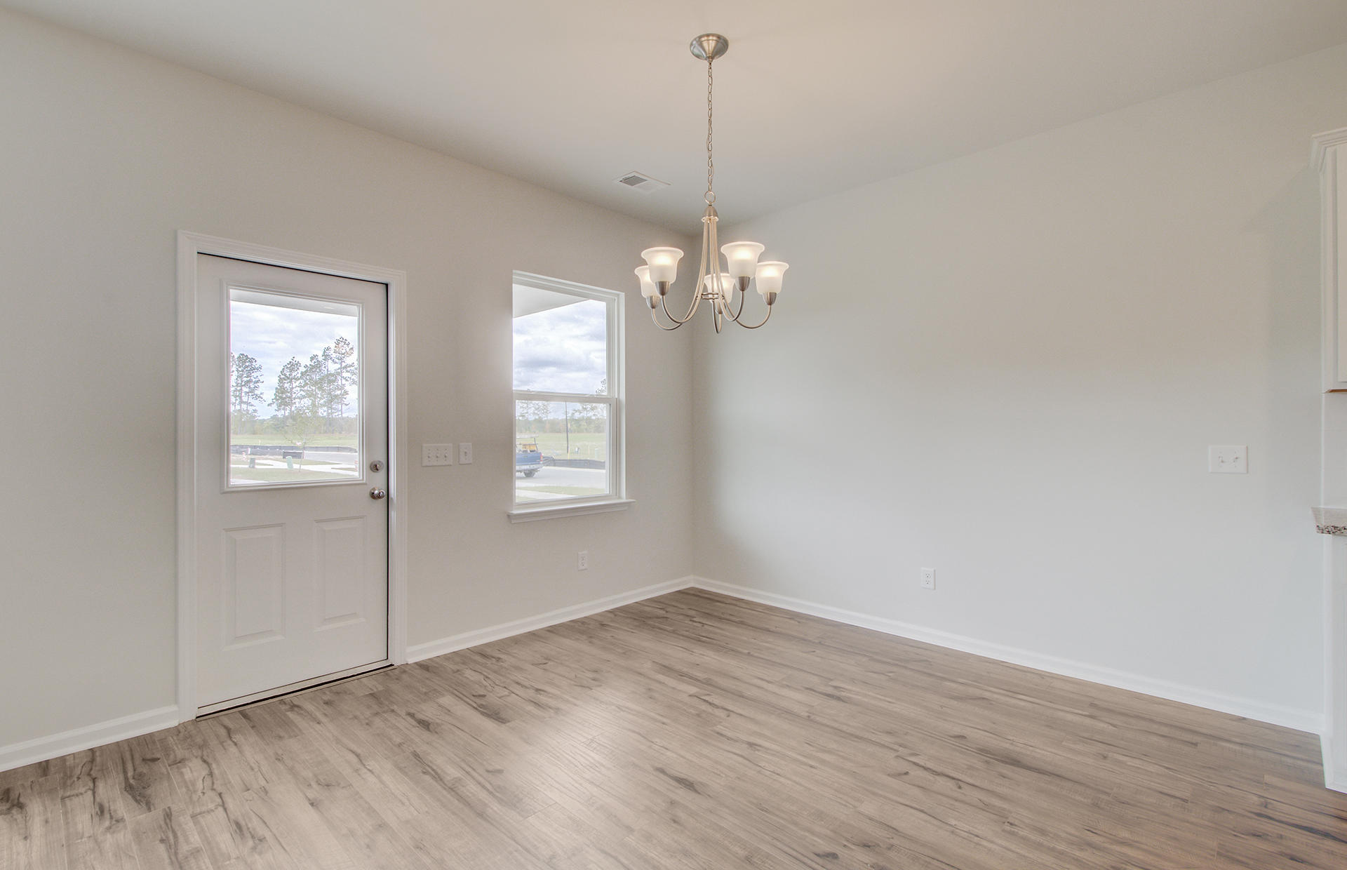 165 Hayworth Road Summerville, SC 29486 - Photo 10 of 33 Eating area