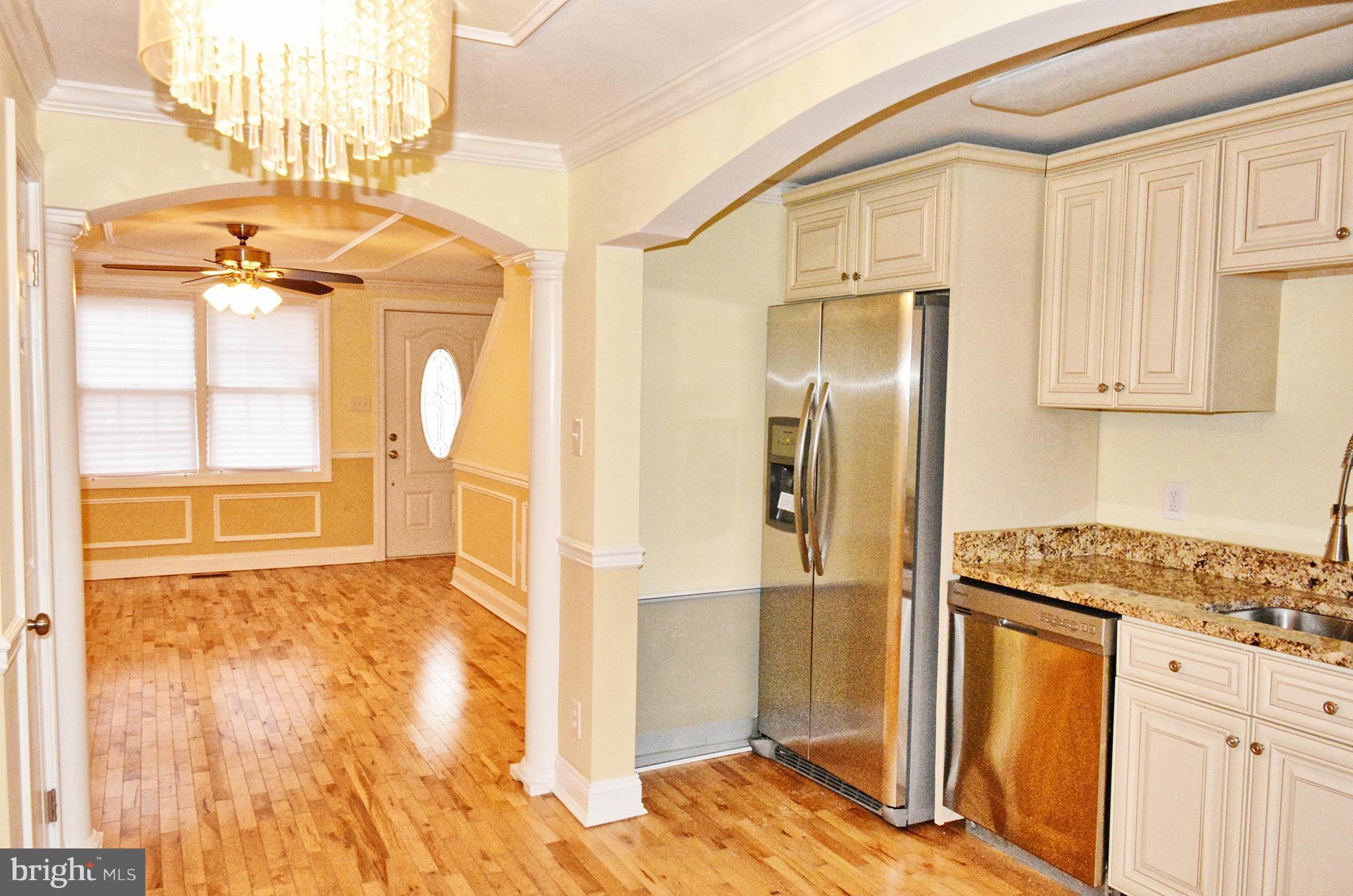 3727 Greenvale Road Baltimore, MD 21229 - Photo 7 of 14 Kitchen