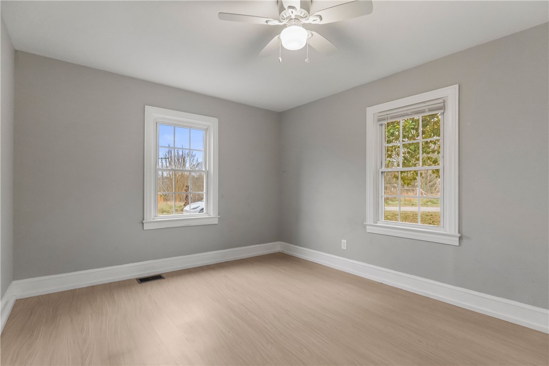 201 East Beattie Street Liberty, SC 29657 - Photo 12 of 30