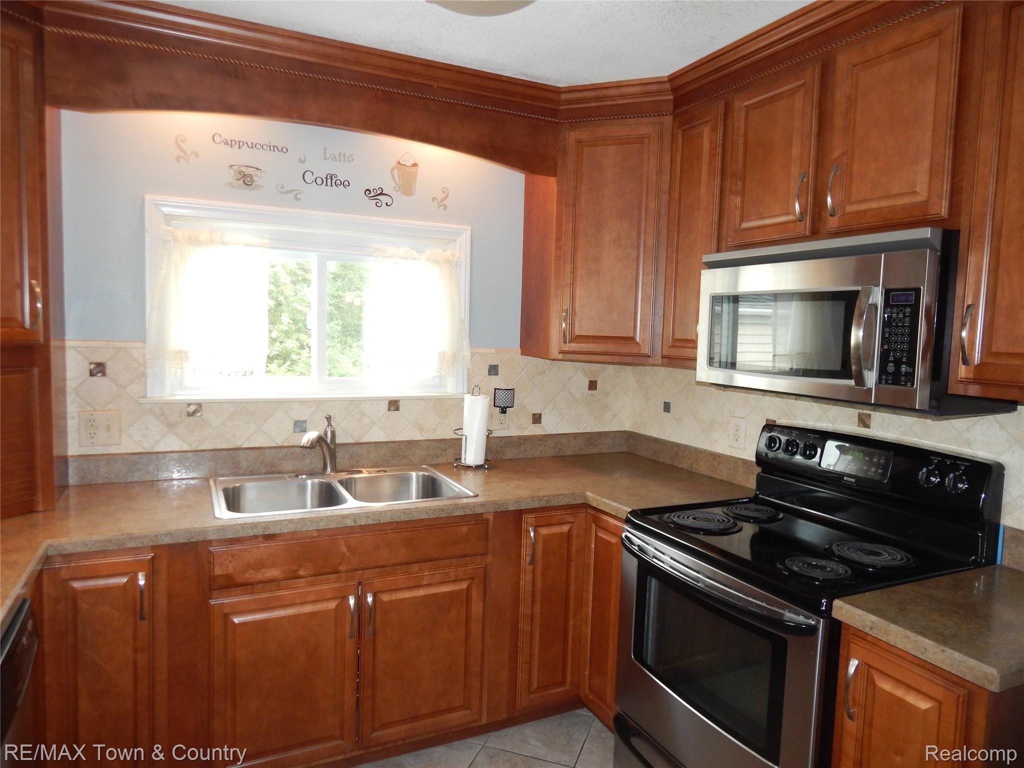 433 Elms Road Flushing, MI 48433 - Photo 12 of 36 DSCN1096.JPG