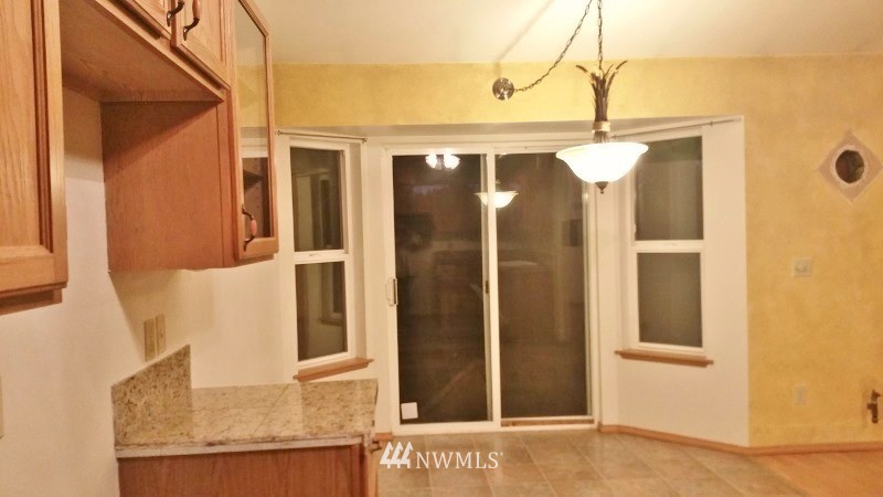 17932 Jordan Street Southwest Rochester, WA 98579 - Photo 7 of 18