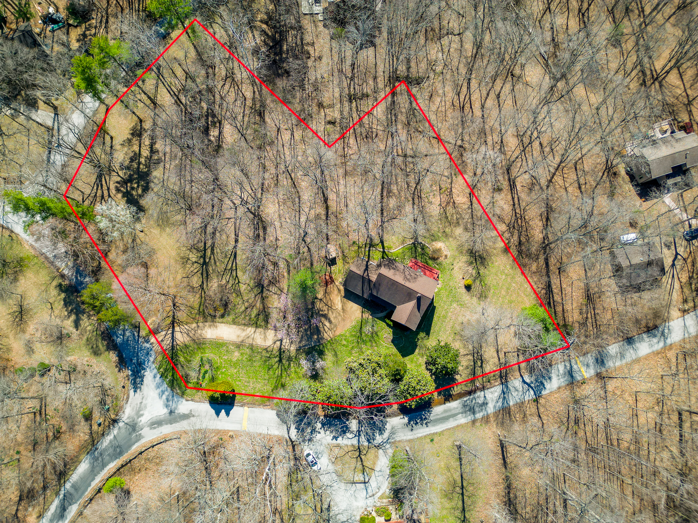 166 Union Grove Road Carbondale, IL 62903 - Photo 4 of 53 a backyard of a house with a yard and outdoor seating